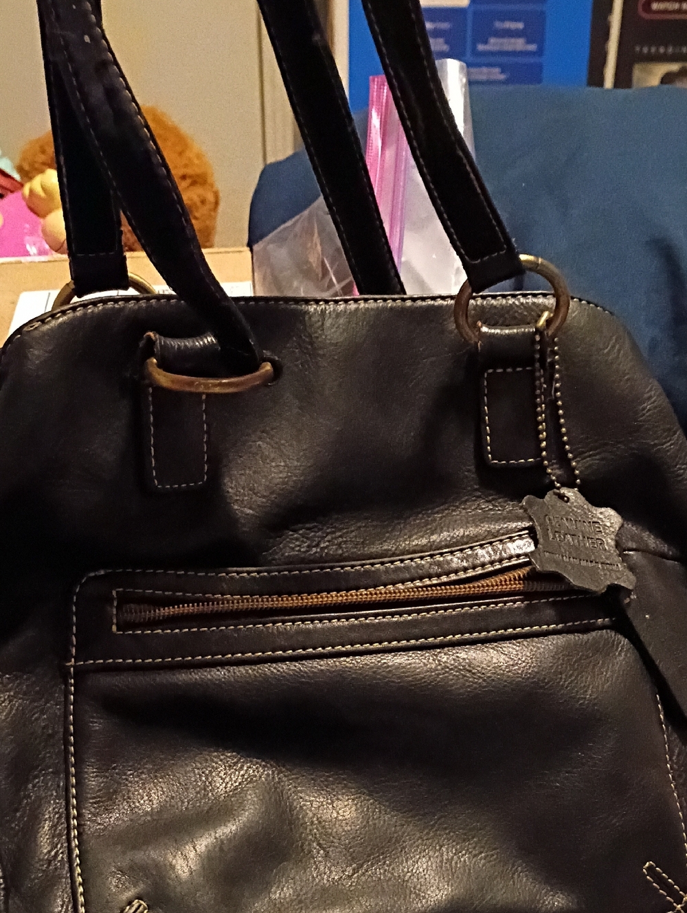 Vntg Gianni Bernini Black Leather Shoulder Bag with Front Zip Pocket